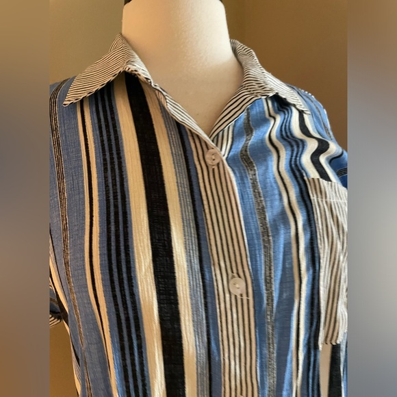 Annabelle Boutique striped Button Down Top size Small EUC worn once - Picture 6 of 7
